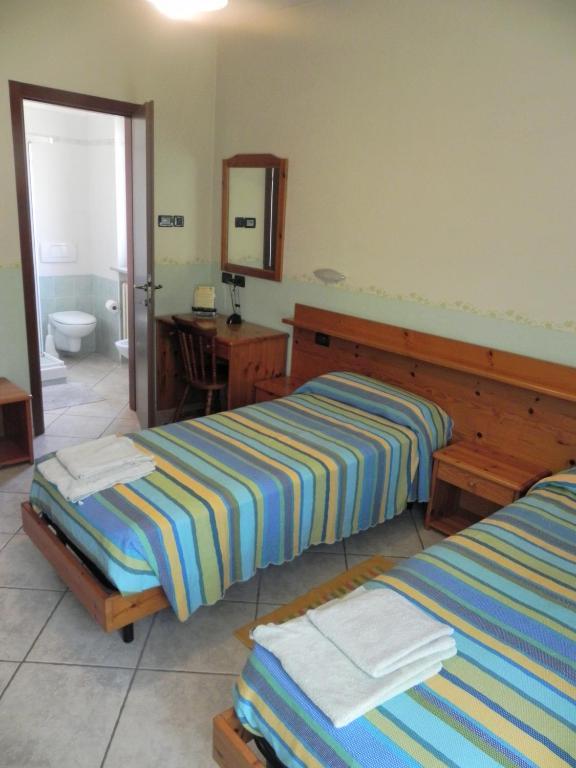 Hotel Ristorante Belsito Borgo San Dalmazzo Habitación foto